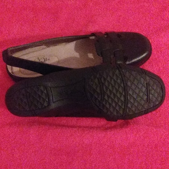 8.5 life stride flats - Picture 3 of 3